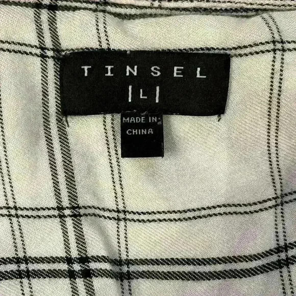Tinsel White Black Plaid Button Down V Neck Size L Roll Tab - Picture 5 of 7